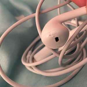 Apple headphones.